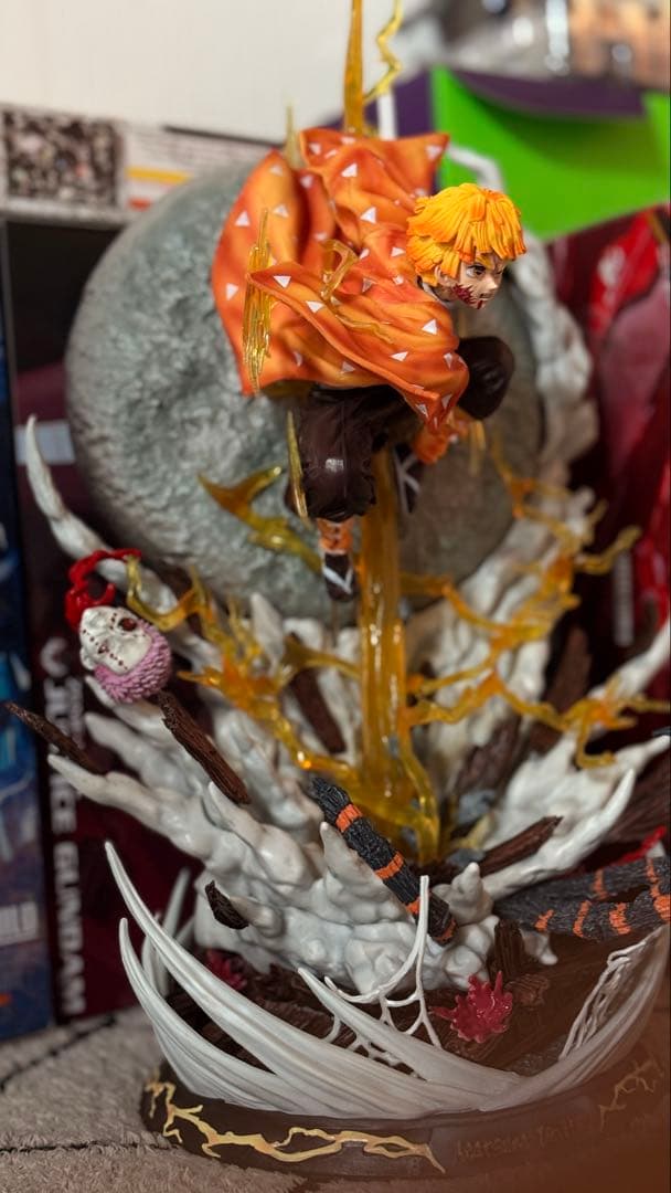 我妻善逸鬼滅の刃 フィギュア LEDライト付き 約51cm