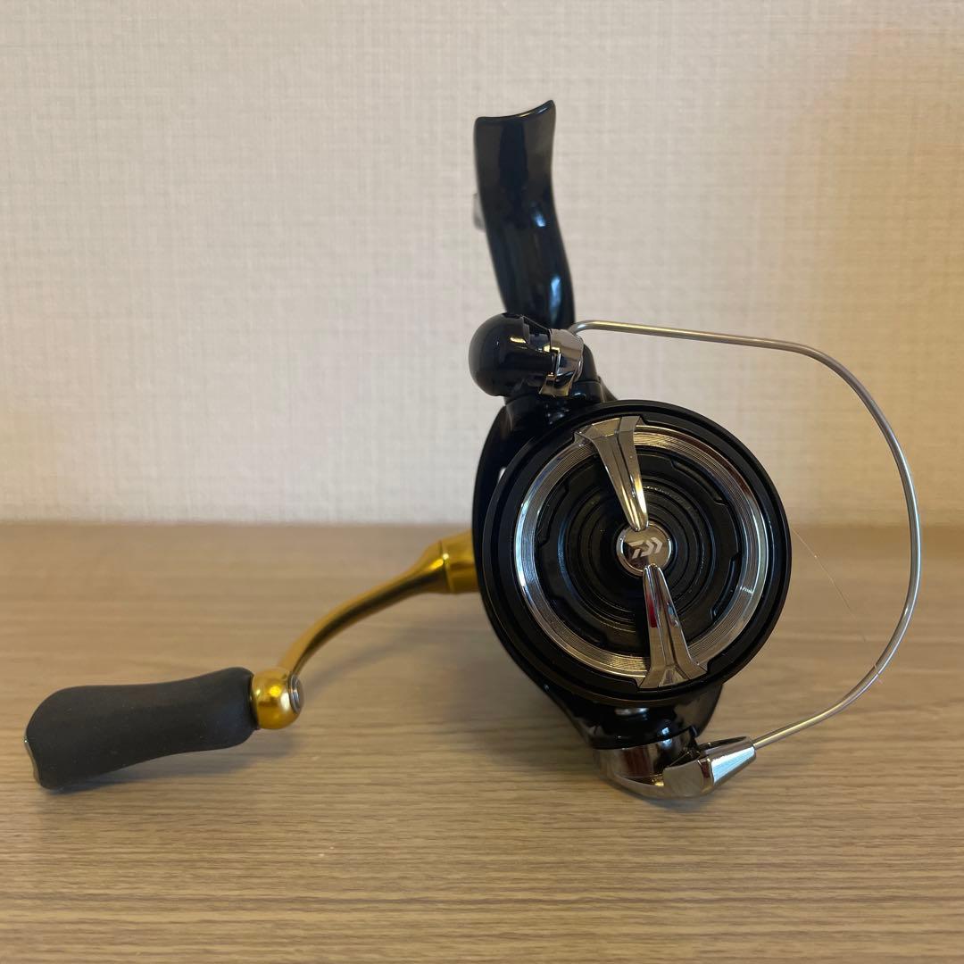 23レガリスLT2500S-XH　スピニングリール　レブロス　カルディア　レグザ