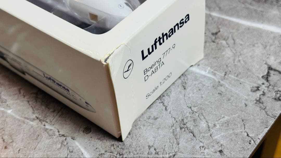 【外箱破れ/中身新品】Lufthansa B777-9 プラモデル 1/200
