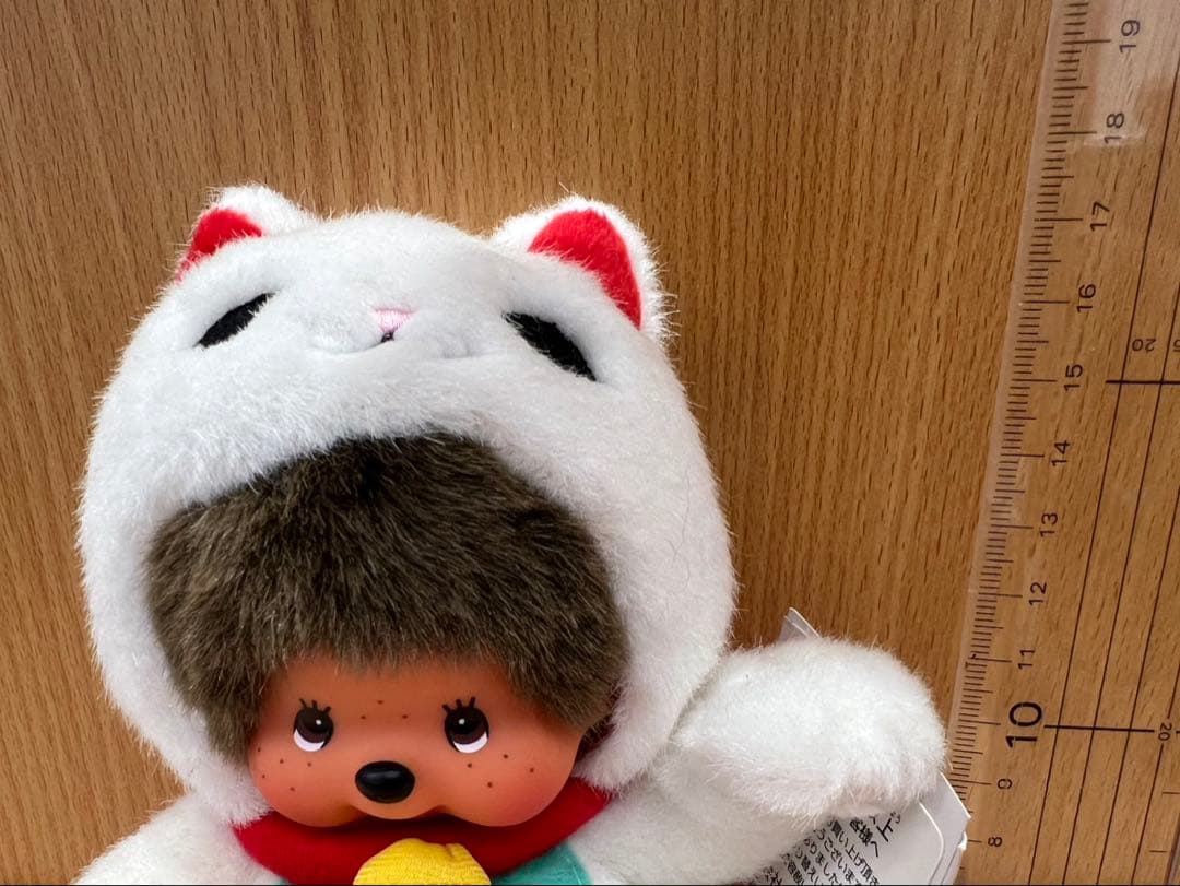 【タグ付き・美品】モンチッチ 招き猫 開運Ver.／ぬいぐるみ／赤座布団付き