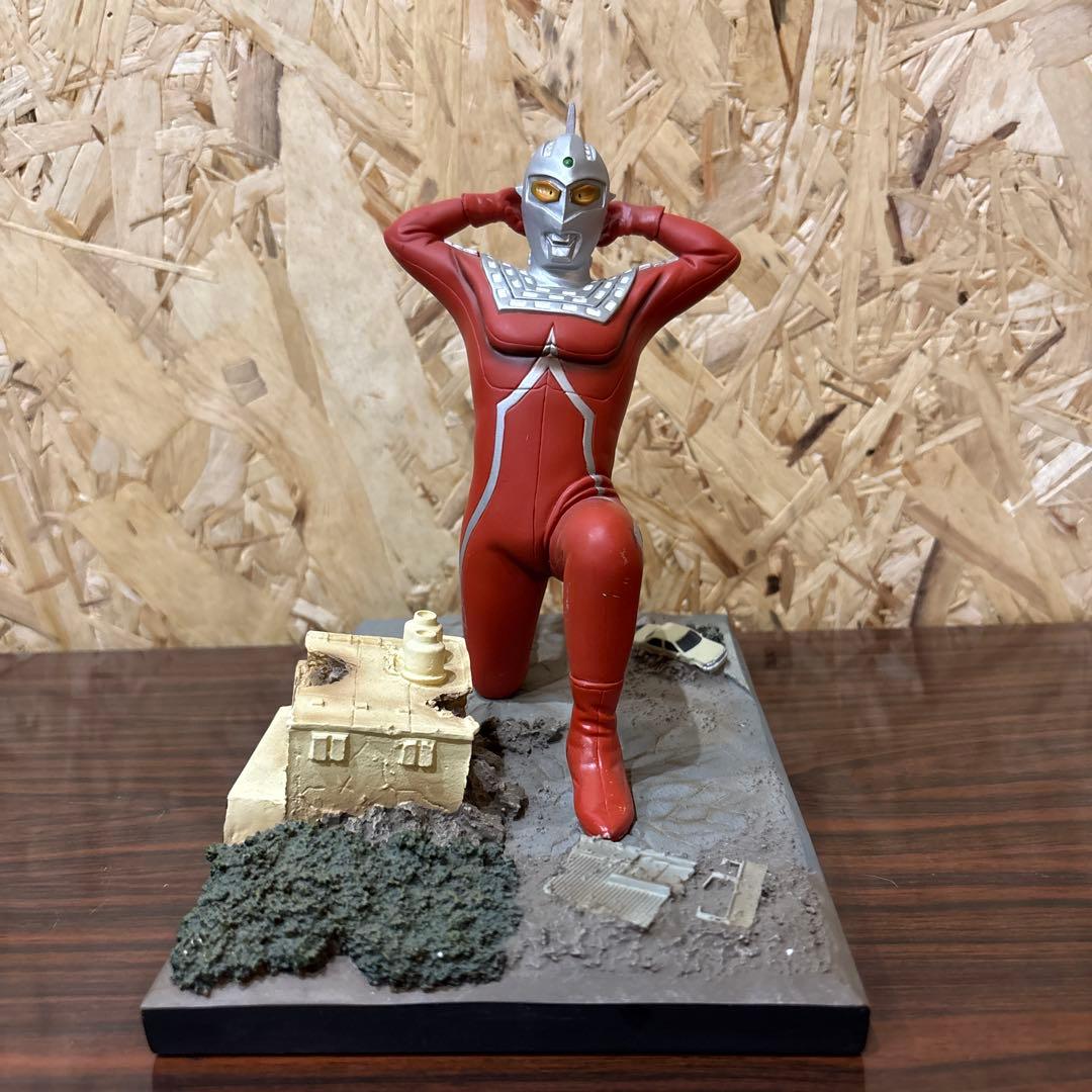 ウルトラセブン　スタチュー　茨木彰さん直筆サインつき