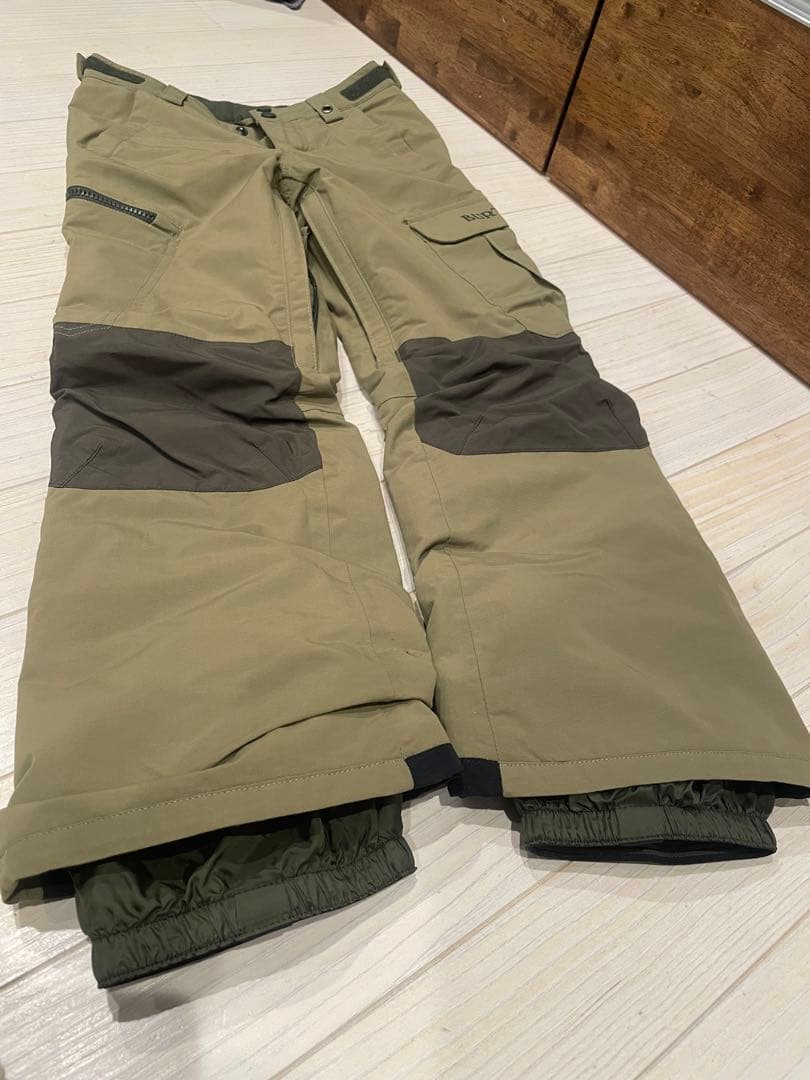 バートン（BURTON）キッズ　スキー・スノボウェア上下セット Sサイズ　120