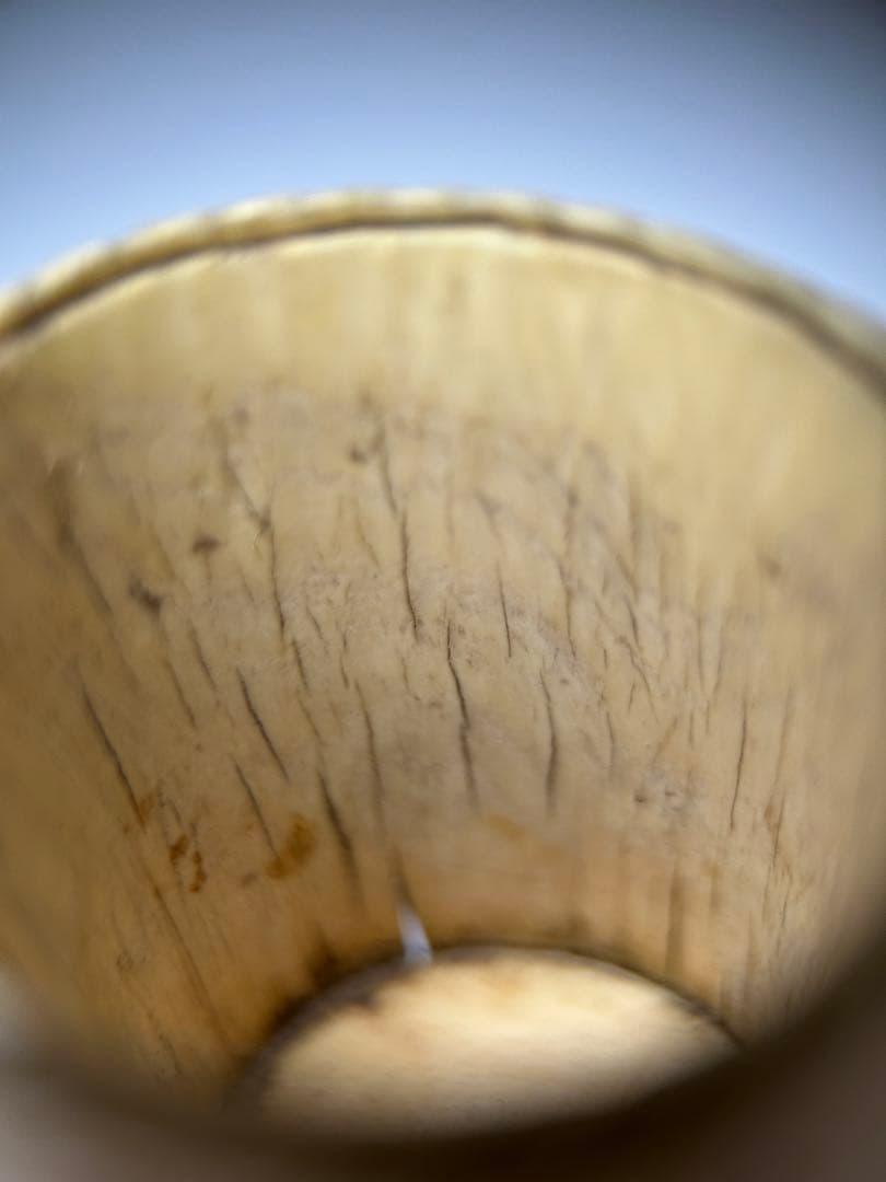 猿の根付 担桶モチーフ 縁起物 精巧彫刻 牙素材