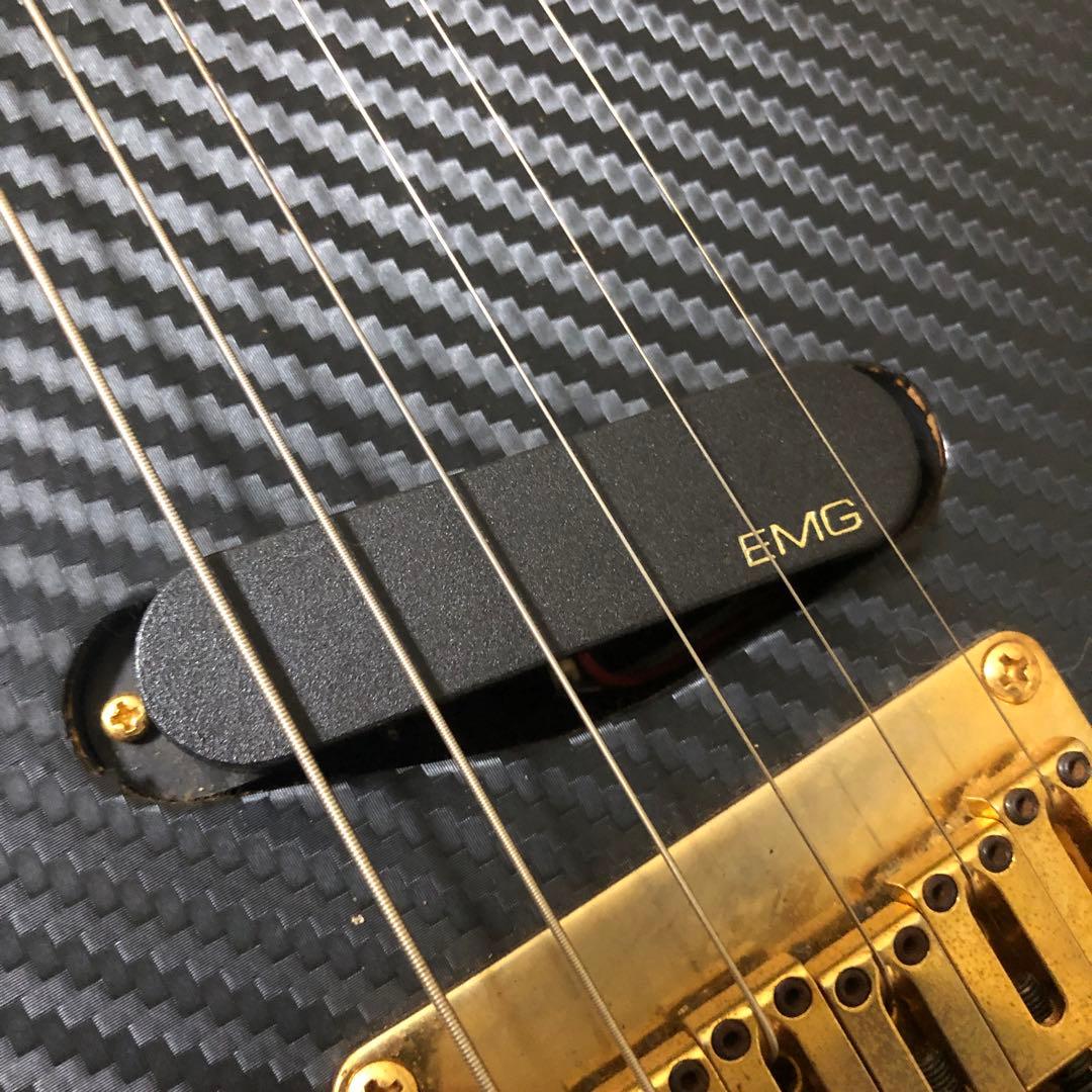 EMGピックアップ搭載　変形エレキギター