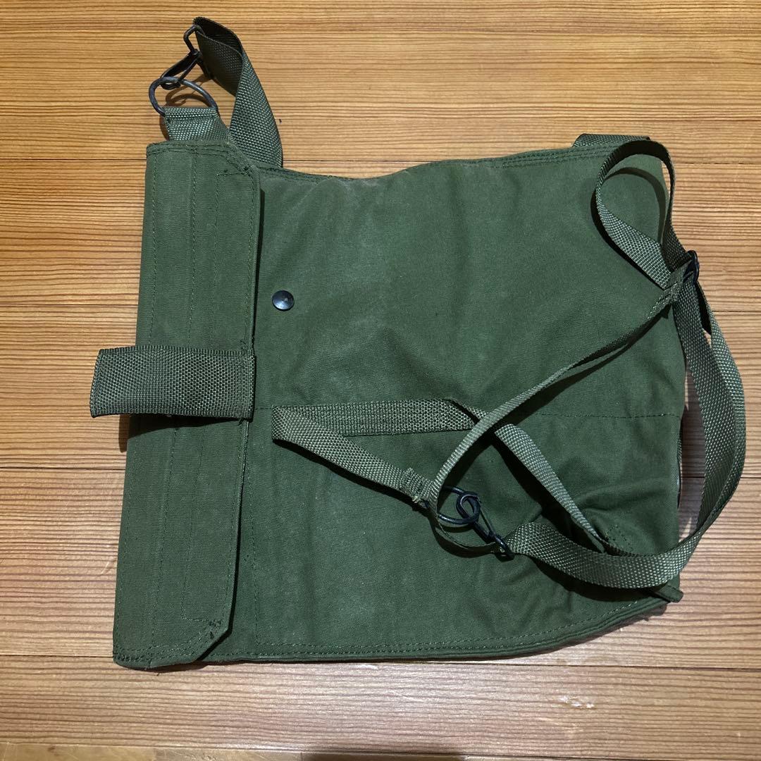 US ミリタリーバック　カーキ