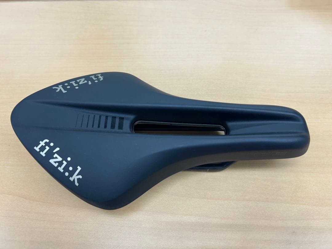 フィジーク TRANSIRO AERIS SHORT DISTANCE R1