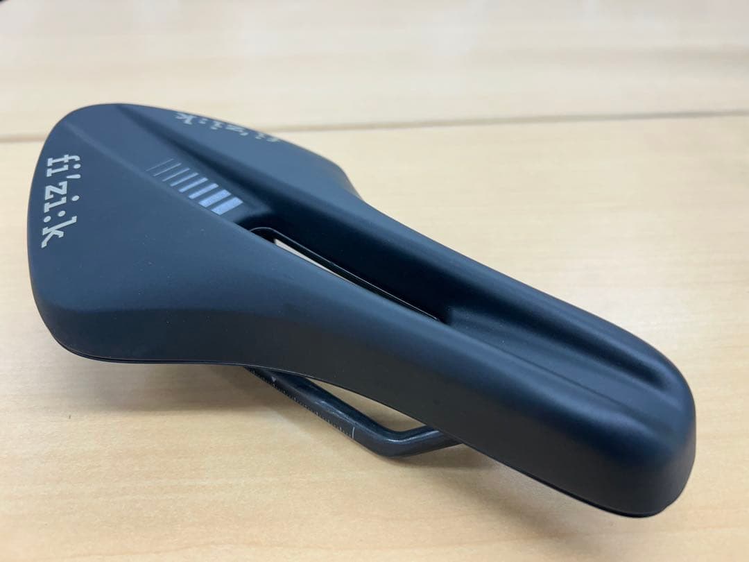 フィジーク TRANSIRO AERIS SHORT DISTANCE R1