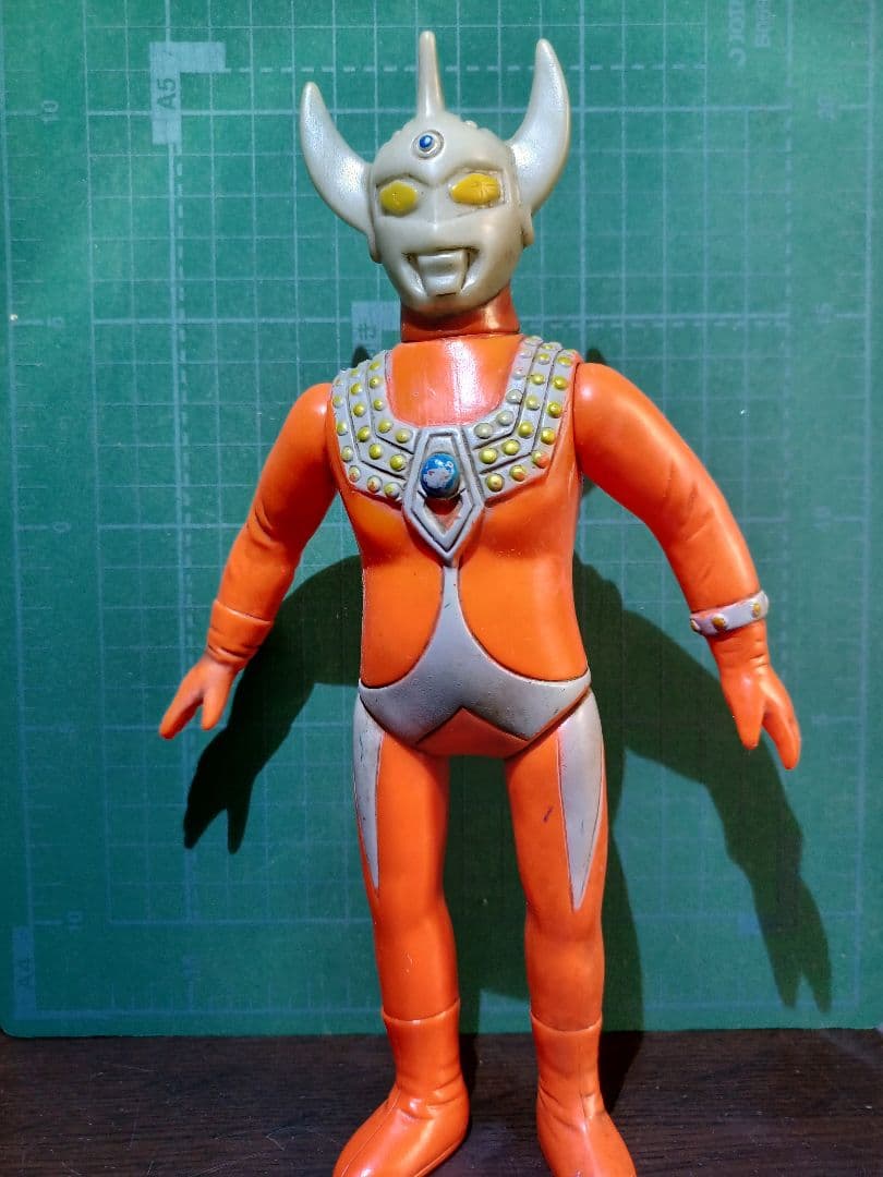 飛べ・ウルトラマン　円谷プロ