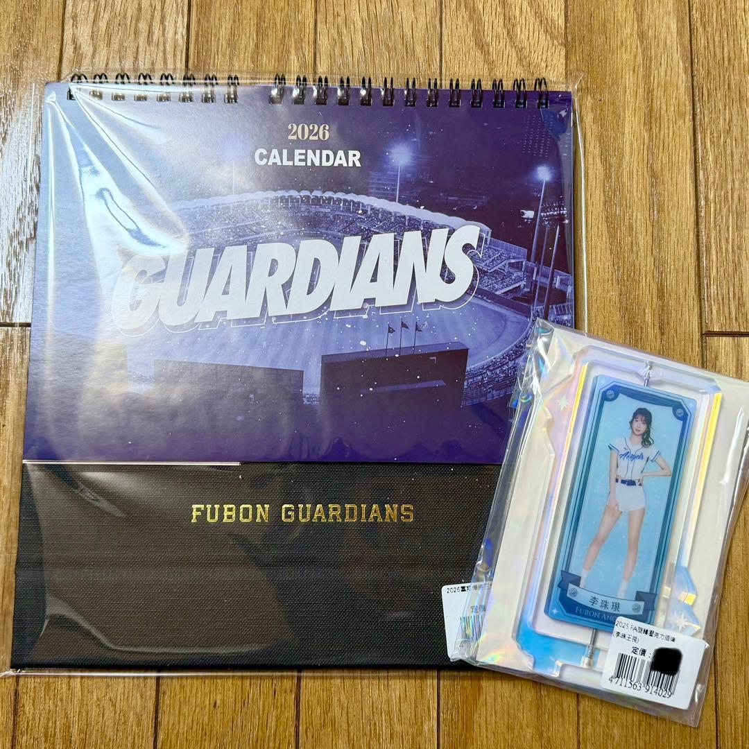 イ・ジュウン（이주은）アクリルスタンド＆Fubon Angels卓上カレンダー