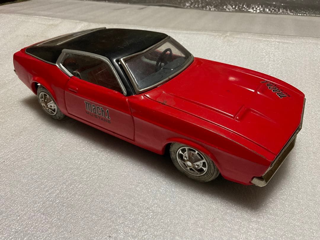 TAIYO／MUTANG・mach1。赤／黒ツートン。【電池を入れても無作動】。