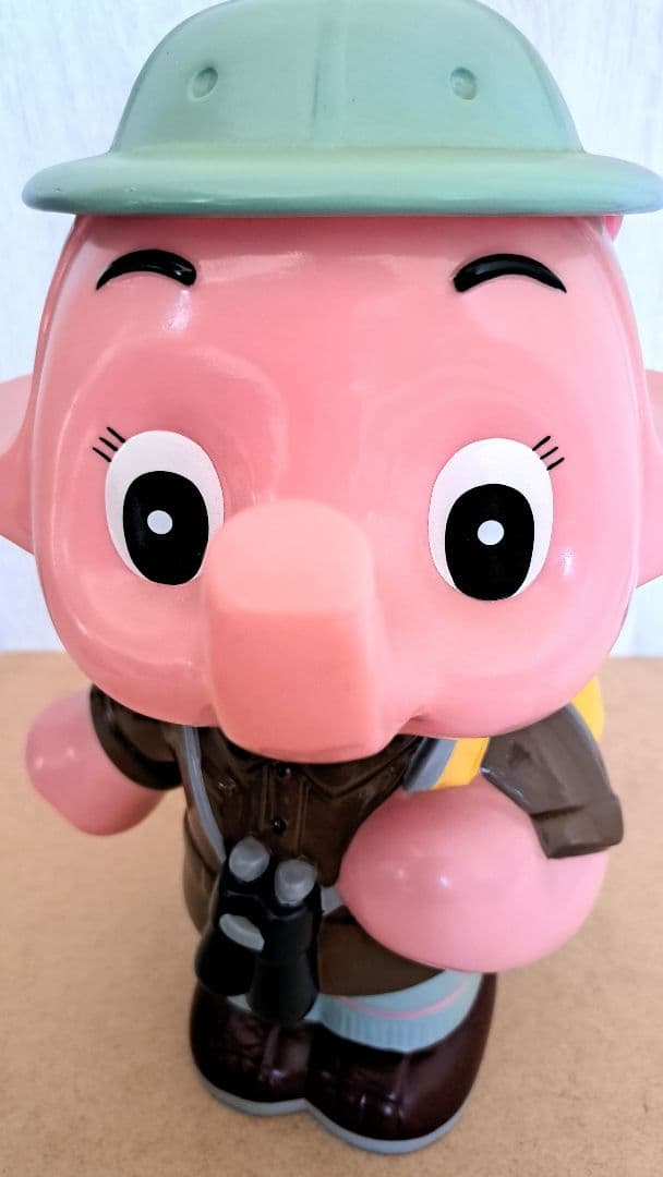 佐藤製薬　サト子ちゃん 探検家　貯金箱フィギュア　高さ３２cm