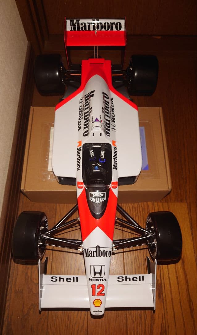 デアゴスティーニ　マクラーレン　MP4/4 アイルトン・セナ