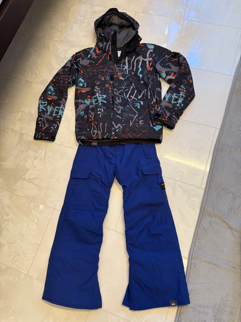 Quiksilver スノーボードウェア 上下セット　10／M