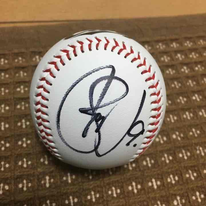 カープ　巨人　読売ジャイアンツ　丸　直筆サインボール