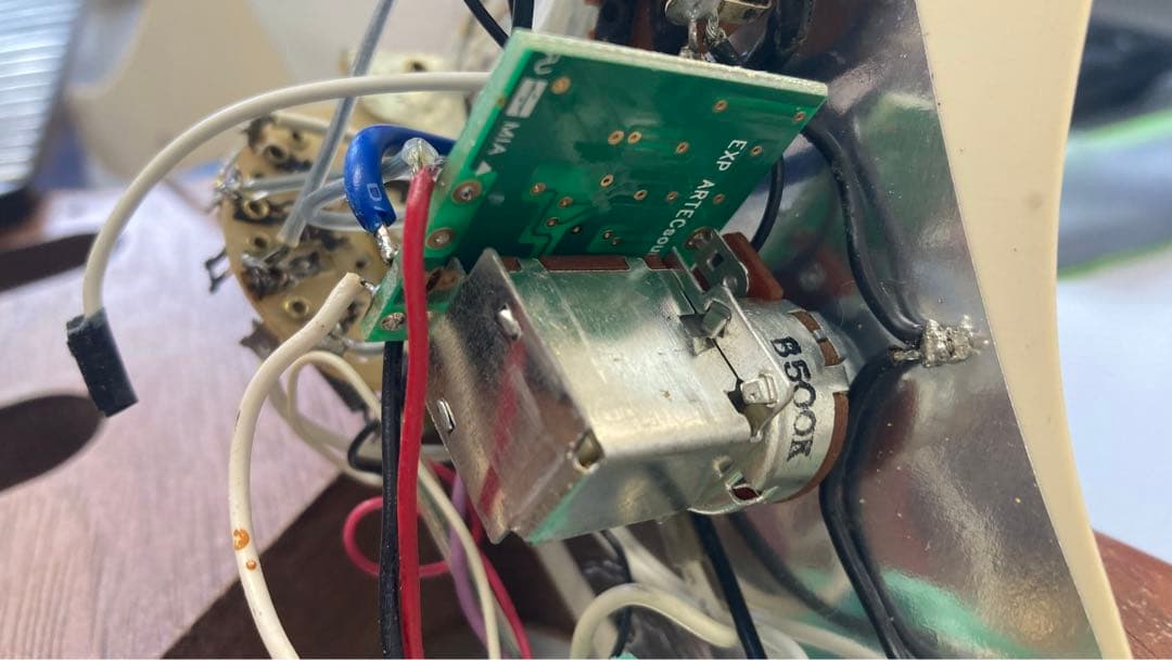 Moon ウォルナット/エボニー ストラトキャスター