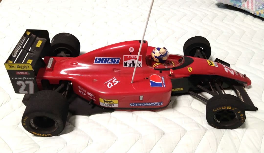 京商フェラーリ　FERRARI 642/F1-91 1/8 エンジンRC