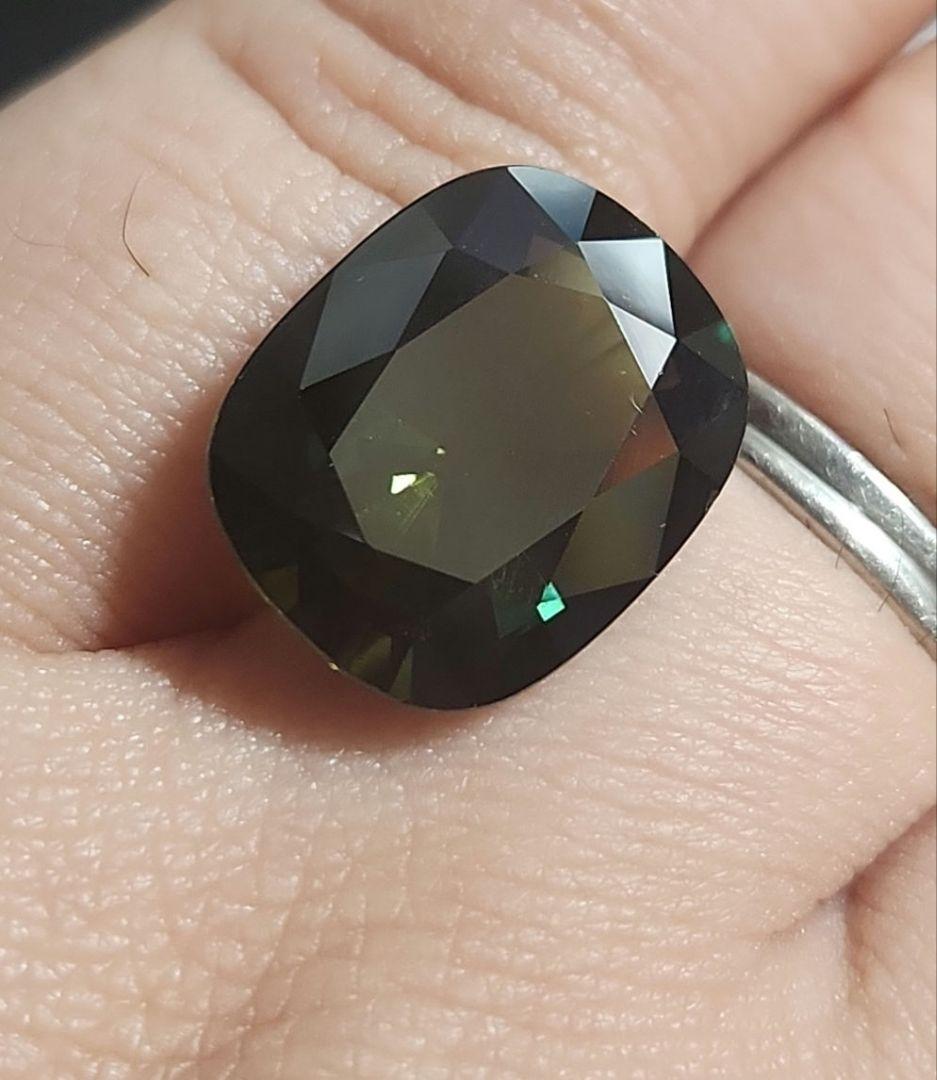 最大級サイズ天然グリーンサファイア 11.548ct
