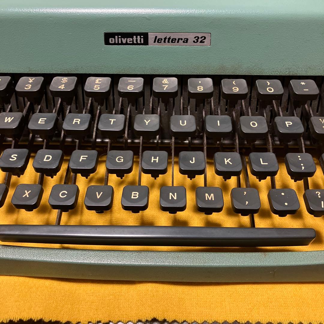 ほぼ完動品　タイプライターOlivetti Lettera 32 #497