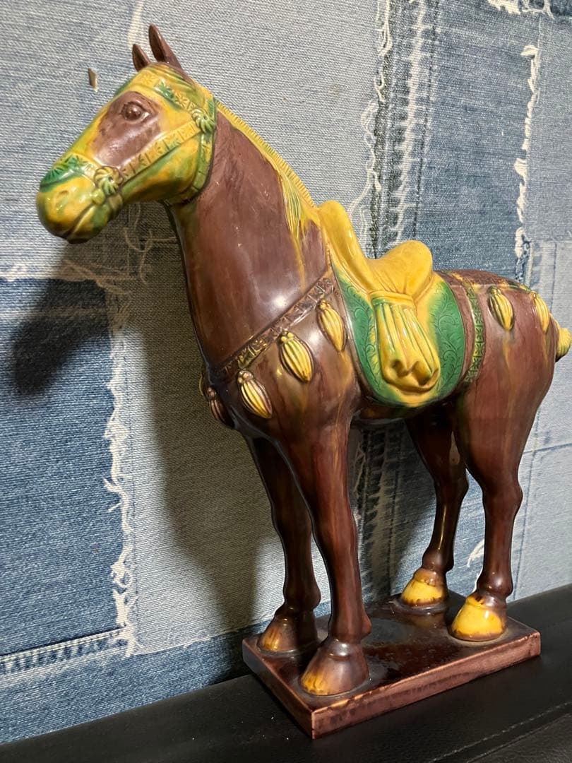 旧家蔵出し品　唐三彩　精悍な馬　茶黄色　中国陶磁器　長期保管品