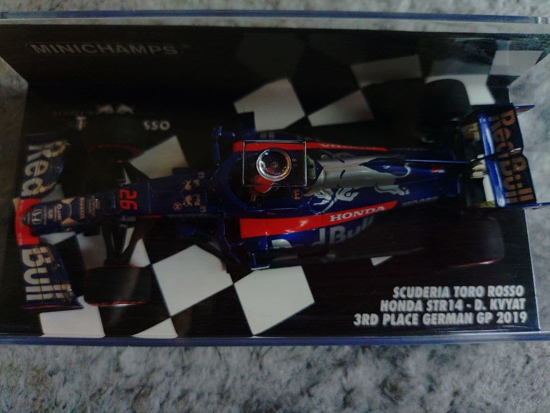 トロロッソホンダ STR14 D. Kvyat