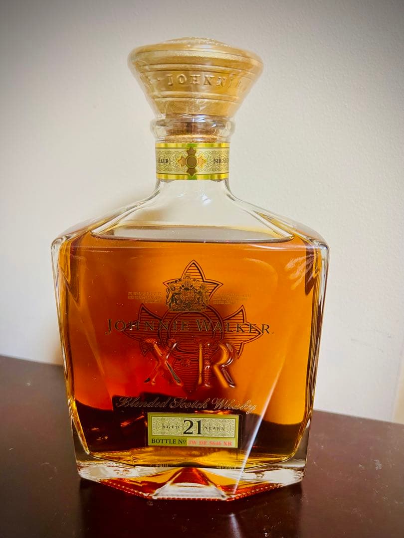 週末大幅値引き！ジョニーウォーカーXR21年　ウイスキー　未開封品