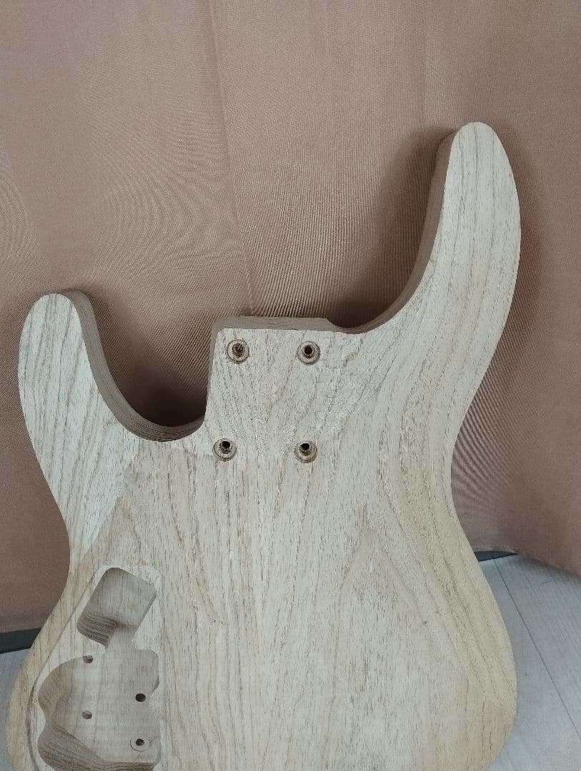 ② AKAI アカイ 赤井電機 エレキギター ボディ