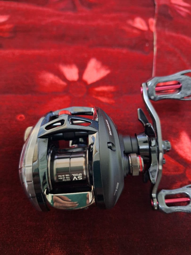 【新品未使用】Lauda72 RIGHT MEGABASS REEL
