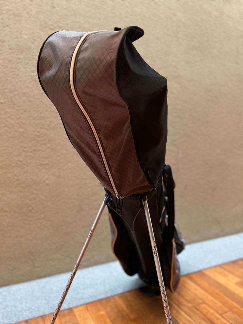 Titleist スタンド式キャディバッグ 8.5型 5分割 ブラック・オレンジ