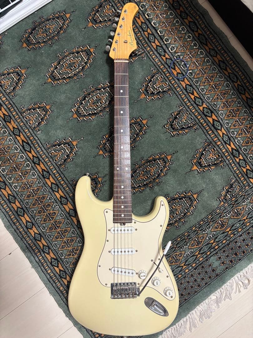 Bacchus グローバルシリーズ　エレキギター アイボリー　アップグレード