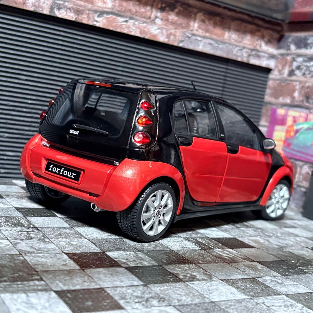 ディーラー特注 1/18 京商 smart forfour (W454)