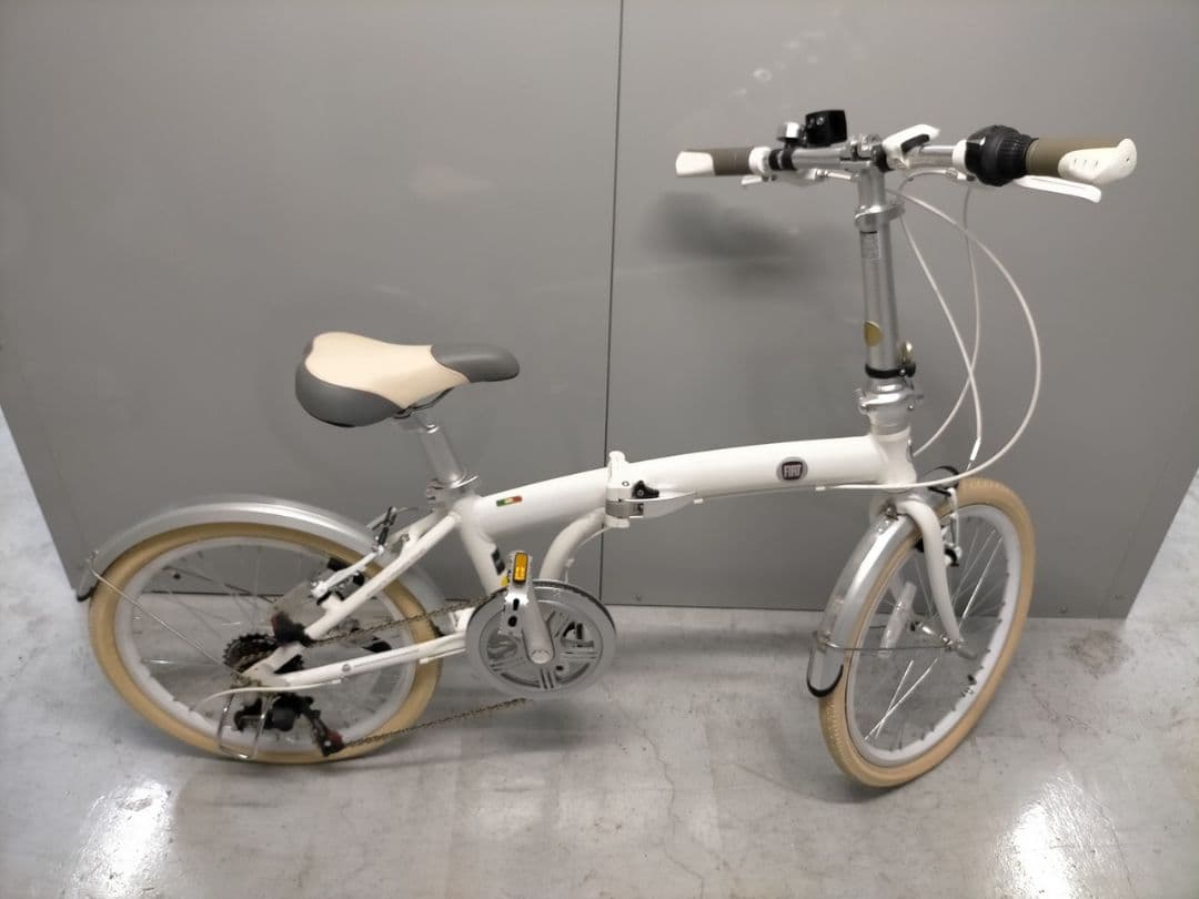 【カズ】FIAT ホワイト 折りたたみ自転車　20インチ