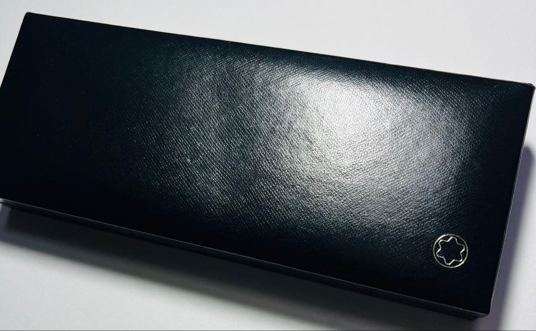 MONTBLANCモンブラン ボールペン 黒 ネーム入り 箱付き