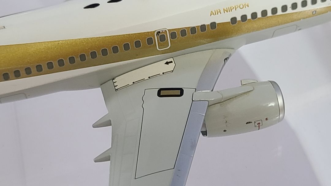 B737-700 ANA ゴールドジェット JA01AN