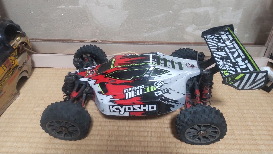 京商 1/8 インファーノNEO 3.0VE 車体