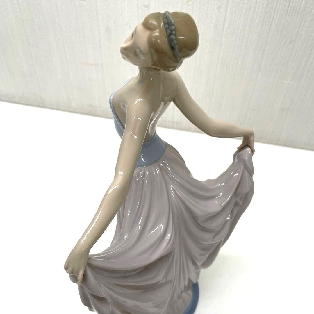 リヤドロ 踊る少女 アンティーク人形