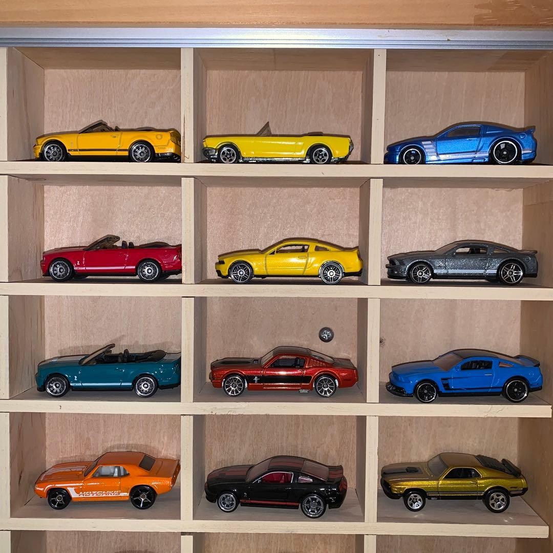 ホットウィール、トミカ ディスプレイケース（車48台付き）