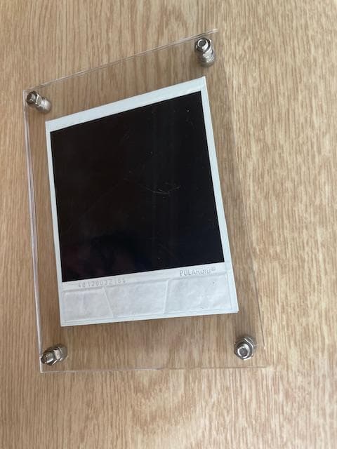 あのちゃん サイン入りポラロイド写真（アクリルフレーム付き）