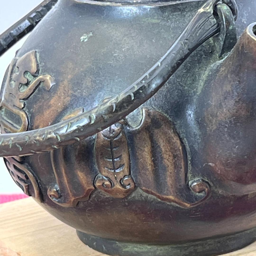 【週末セール】上海骨董街　茶瓶　銅製　大明宣徳年製刻印あり　上海骨董街