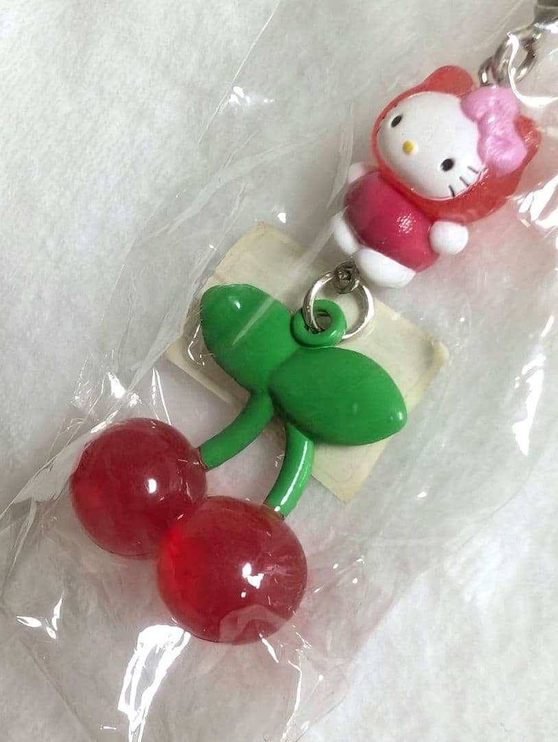 ご当地キティ　根付　フルーツバージョン　さくらんぼ　チェリー　ストラップ　激レア
