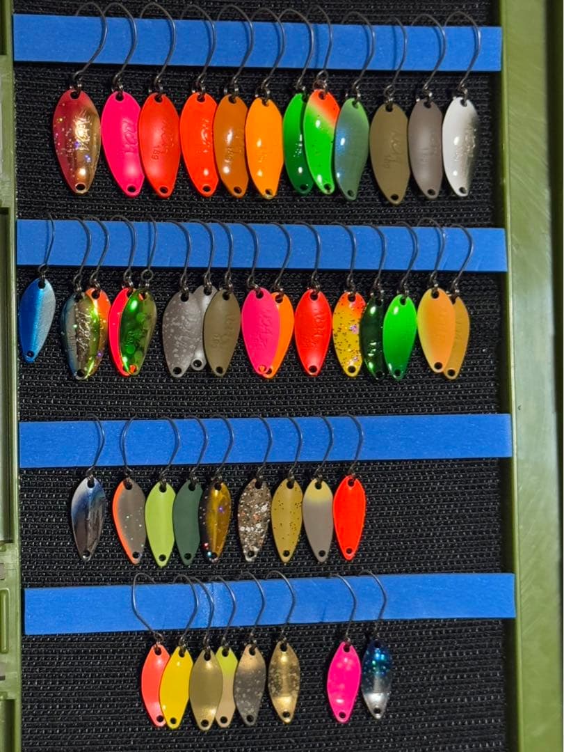 エリアトラウト 管釣り　プラグ56個スプーン101枚引退セット