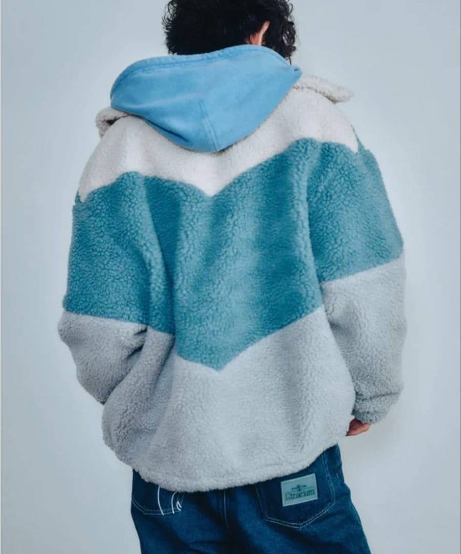 Etrarium ボアブルゾン　ホワイト/ブルー