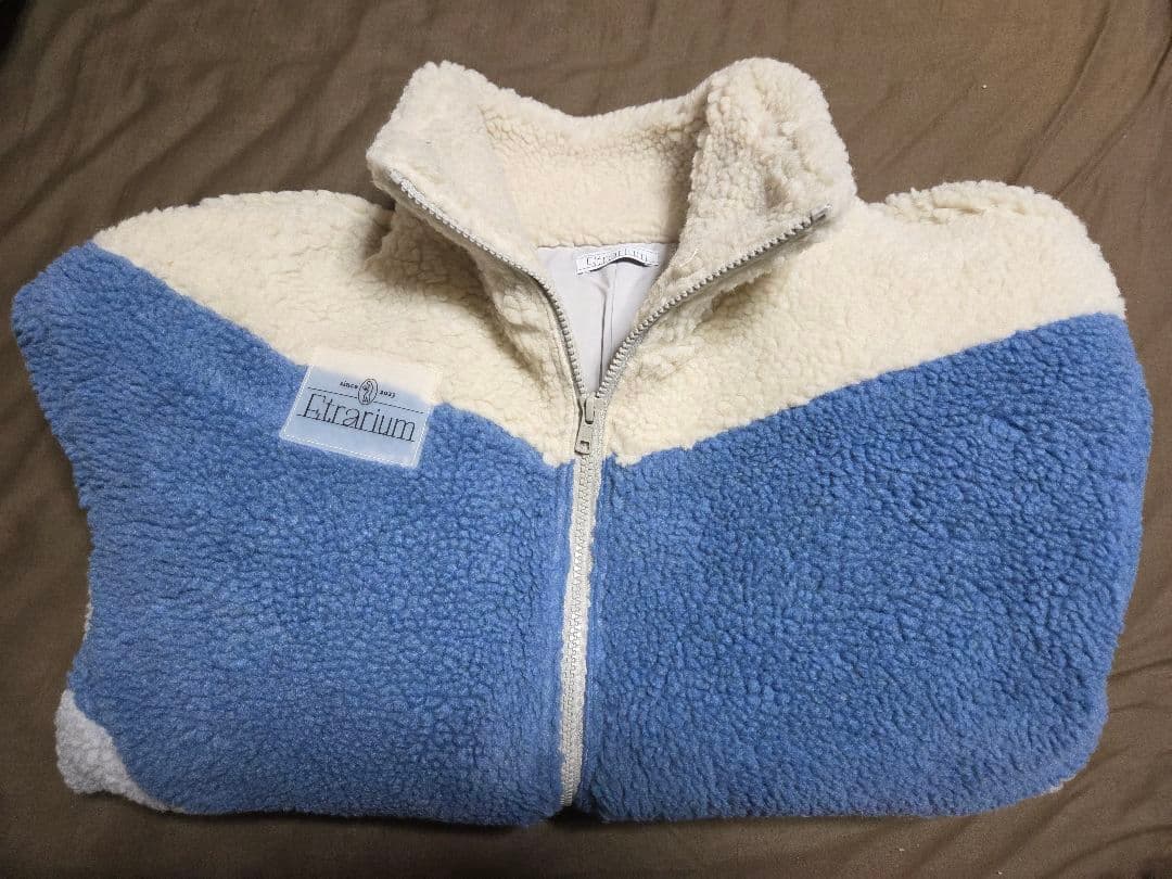 Etrarium ボアブルゾン　ホワイト/ブルー