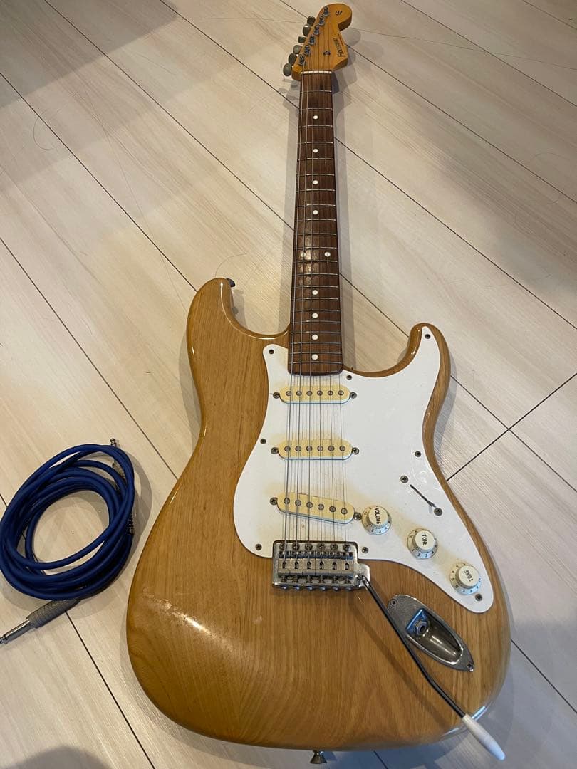 Fernandes ストラトキャスタータイプ エレキギター