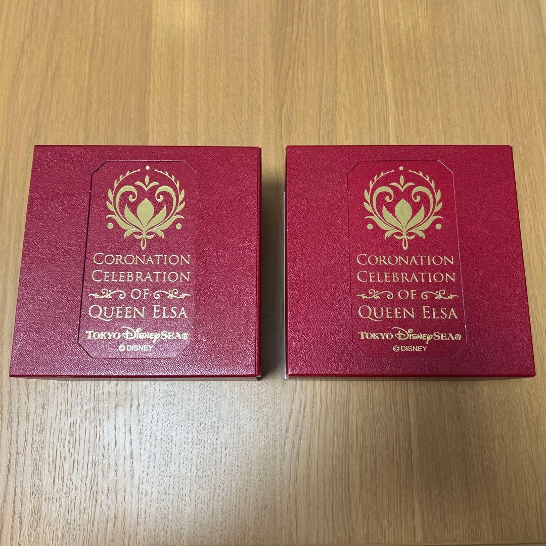 ファンタジースプリングス　エルサ　カップ・ソーサー2セット　プレート2枚