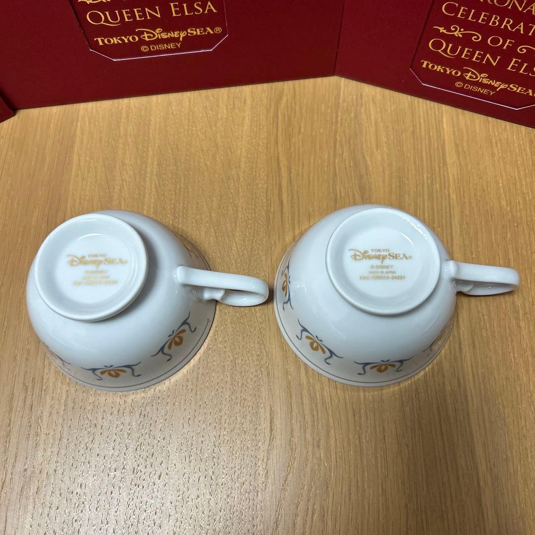 ファンタジースプリングス　エルサ　カップ・ソーサー2セット　プレート2枚