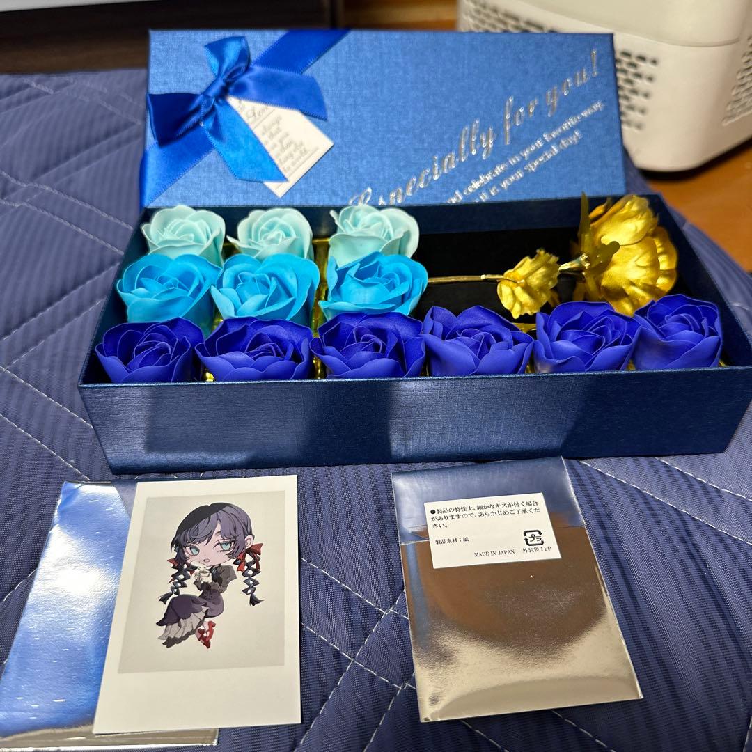 Ado 心臓　チェキ風トレーディングカード2枚とAdoが大好き薔薇ギフトボックス