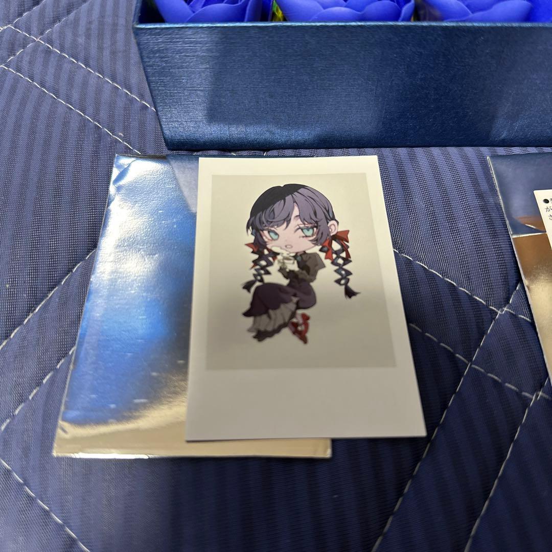 Ado 心臓　チェキ風トレーディングカード2枚とAdoが大好き薔薇ギフトボックス