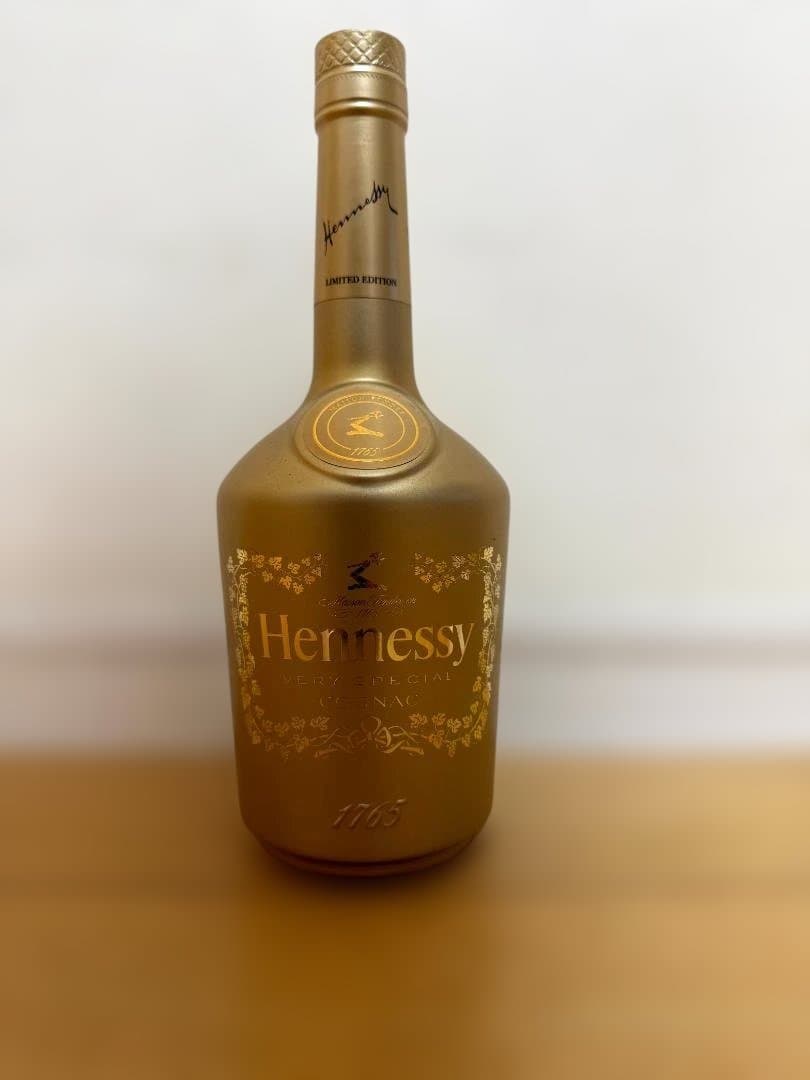 【限定品】ヘネシー V.S エンド ・オブ・イヤー 2020 ゴールドボトル