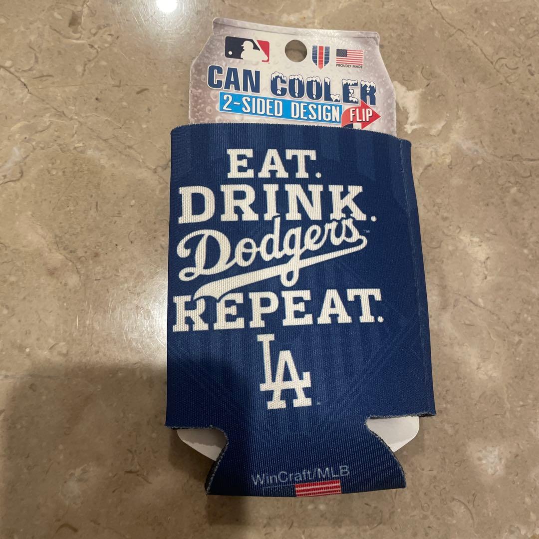 大谷翔平特集ありドジャースイヤーブック　2025 現地完売品　他缶クーラーなど