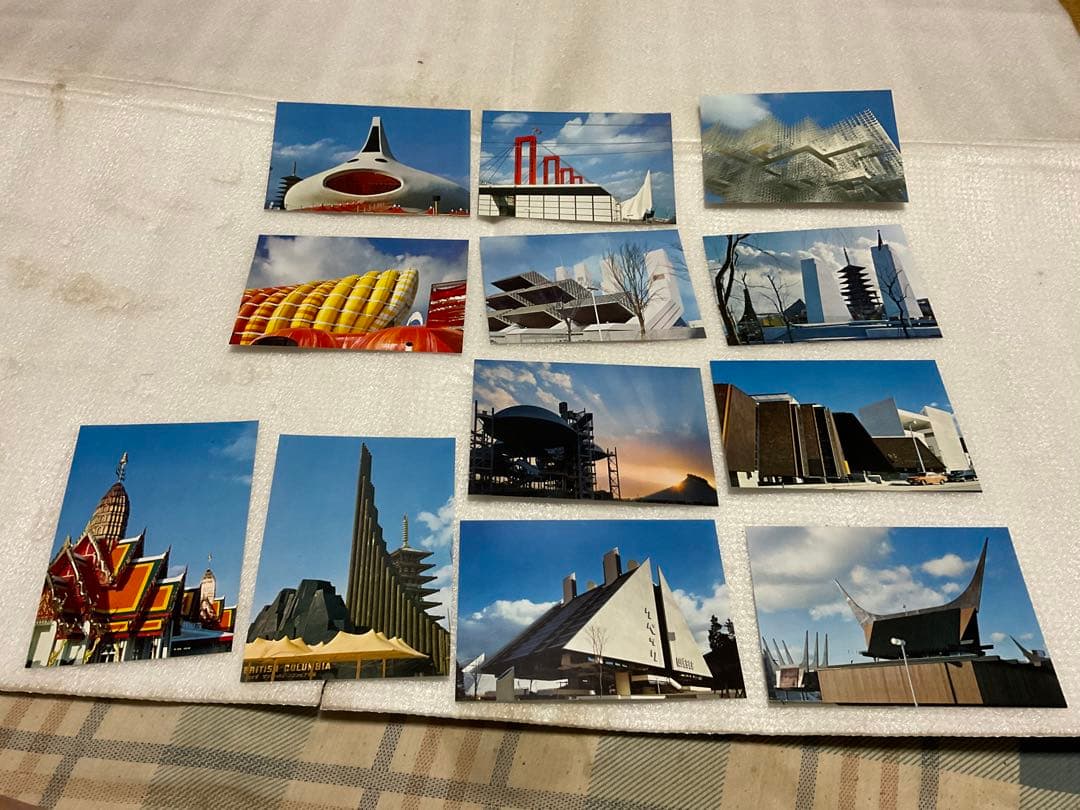 1970年／大阪万国博覧会・開催記念絵葉書。32枚入り【美品　昭和レトロ】。